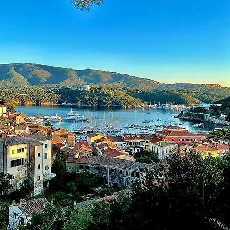 Il Porto Porto Azzurro